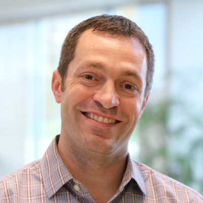 headshot of Simon Drexler